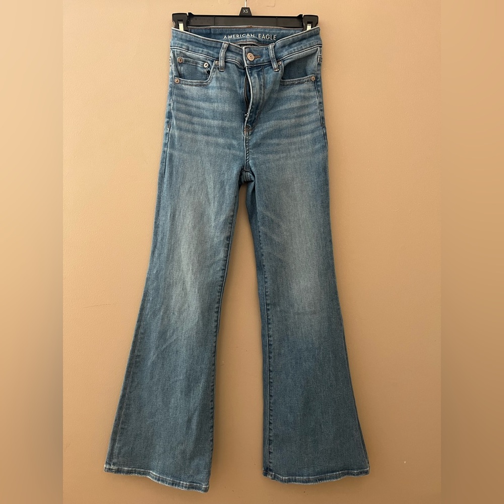 AE American Eagle Next Level High Rise Flare. 2S.